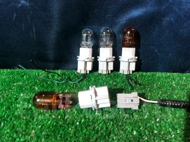 Лампы ближнего света honda civic 4d. Лампа головного света на хонда дио 35. Цоколь ламп хонда. Honda cr-v 2011 цоколь ламп. Лампа ближнего света civic 5d 2008.