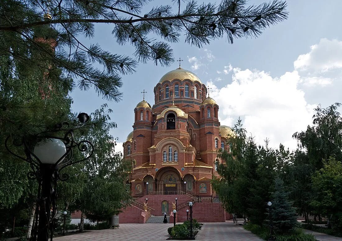 П саракташ оренбургской. Церковь в Саракташе Оренбургской. Церковь Троицы Живоначальной, Оренбург. Саракташ Свято-Троицкая обитель.