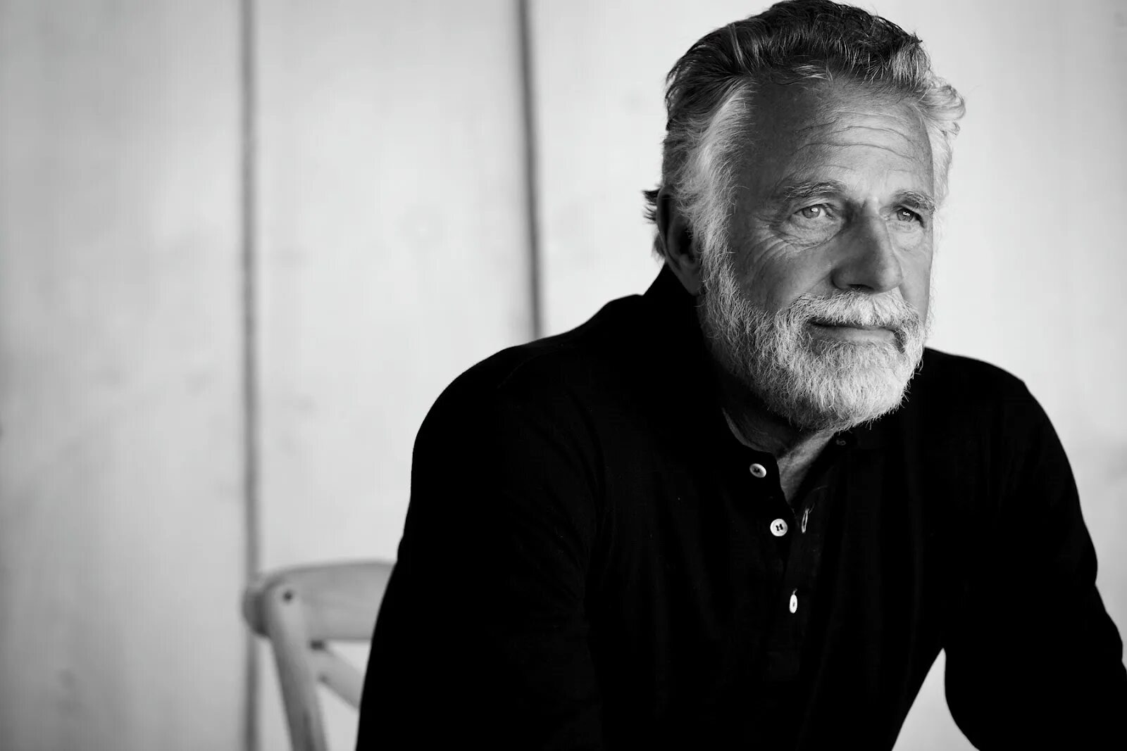 Old looking kind built good. Джонатан голдсмит. бена голдсмита. the most interesting man in the world. jonathan goldsmith feet.