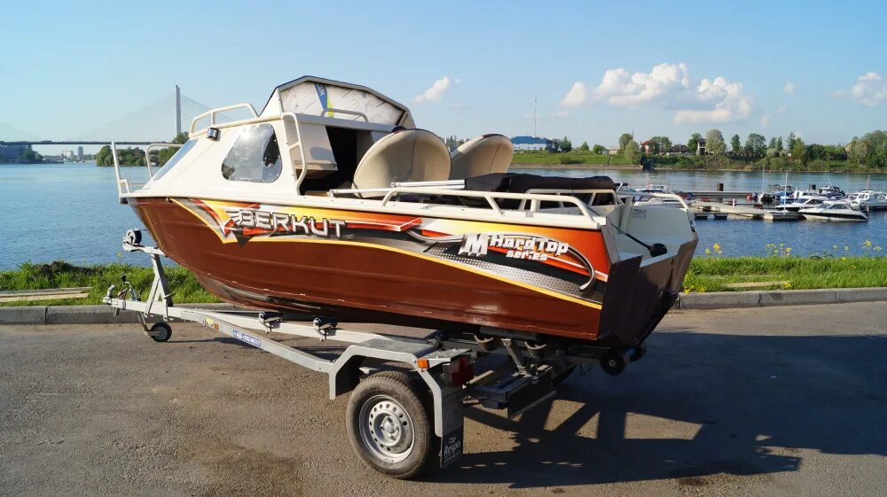 Berkut m-jacket comfort катер. Лодки беркут. Лодка berkut m-dc. Катер беркут lht open. Berkut s console.