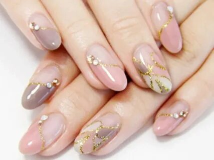 Жағажайдағы киім ауыстыратын кабинадағы жасырын камера