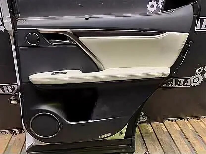 Lexus обшивка. Дверь без обшивки лексус gs 300. Дверная карта лексус 570. Дверь lexus es 250. Обшивка двери lexus is 250.