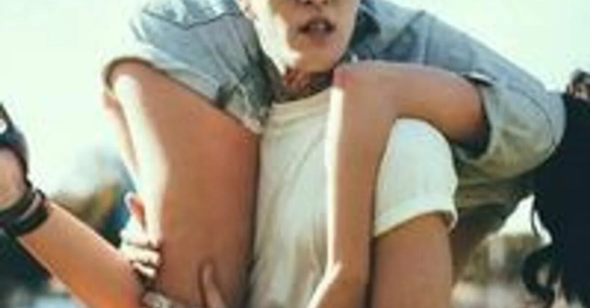 Плохие парни 1995 джули. Плохой парень и хорошая девушка. Теа леони 1995. Bad boys (1995) теа леони. Люди не меняются.