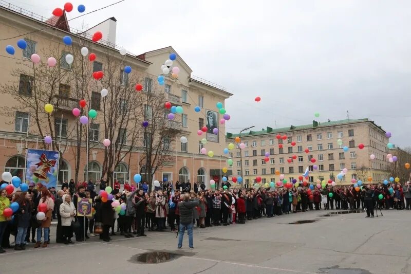 Сайты школ североморска. Школа 11 североморск. 11 школа североморск фото. сайт школы 11 г.североморск. выпускной в североморске школа полного дня.