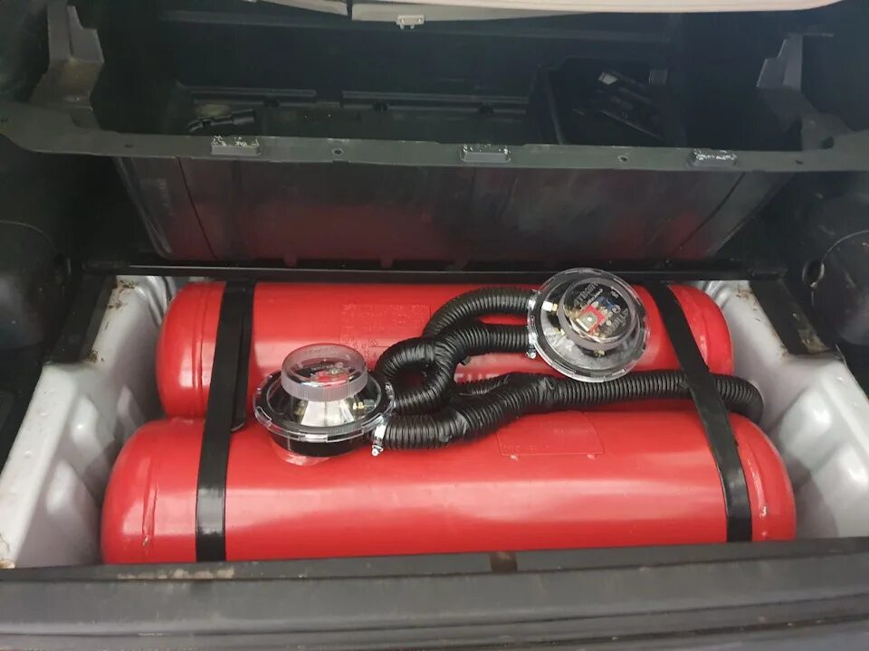 Mitsubishi pajero io гбо. Гбо на паджеро 4. 8. Газ на mitsubishi pajero. Паджеро 4 баллон гбо.