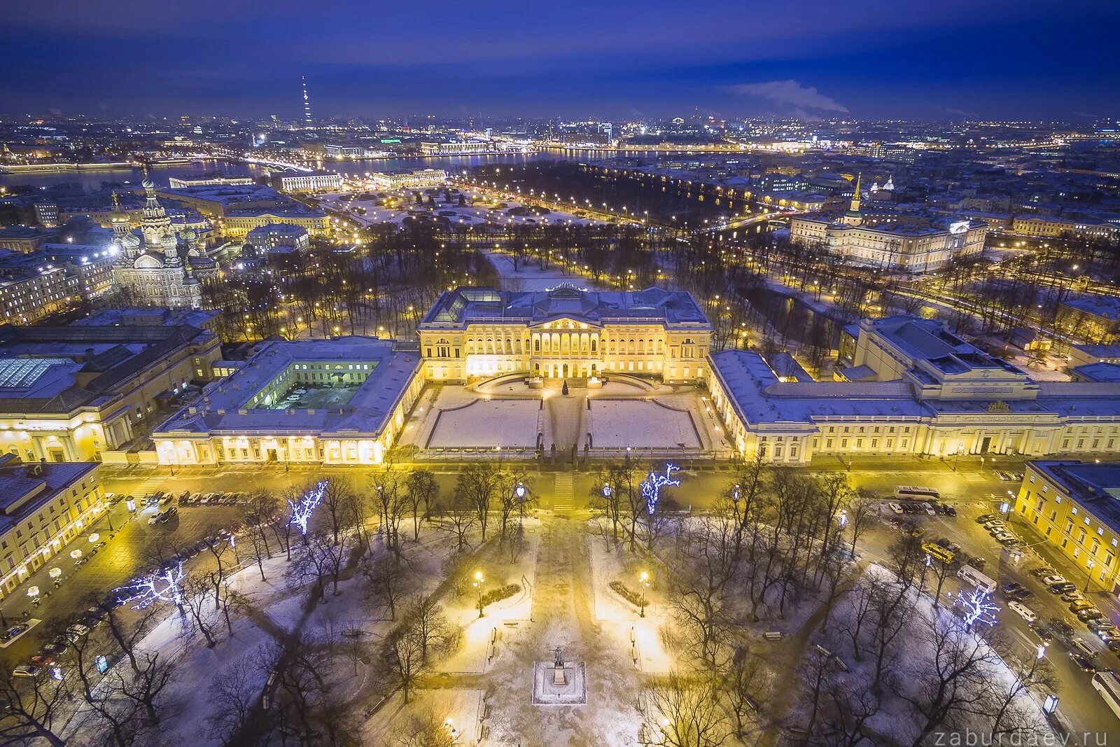 Сиб санкт петербург. Михайловский дворец в Санкт-Петербурге сверху. Михайловская площадь Санкт-Петербург. Забурдаев ночной Петербург. Михайловский дворец в Санкт-Петербурге вид сверху.