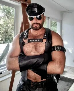 leather daddy bear bbc gangbang.