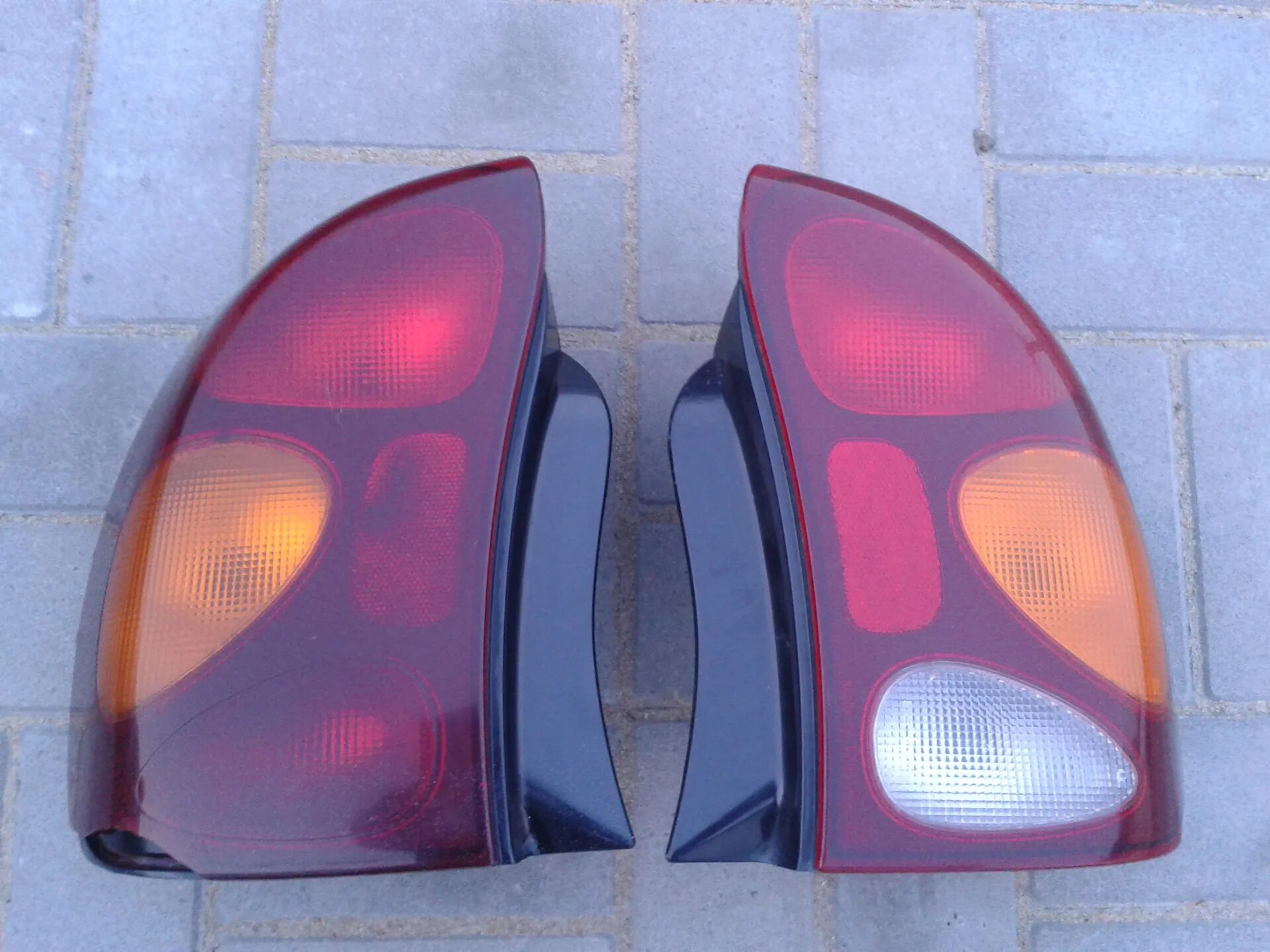 Задние диодные фонари шевроле ланос т 150. Фонарь задний левый шевроле ланос артикул. Chevrolet lanos фонарь задний левый. Фонарь задний t150 lanos. Тюнингованные задние фары шевроле ланос.