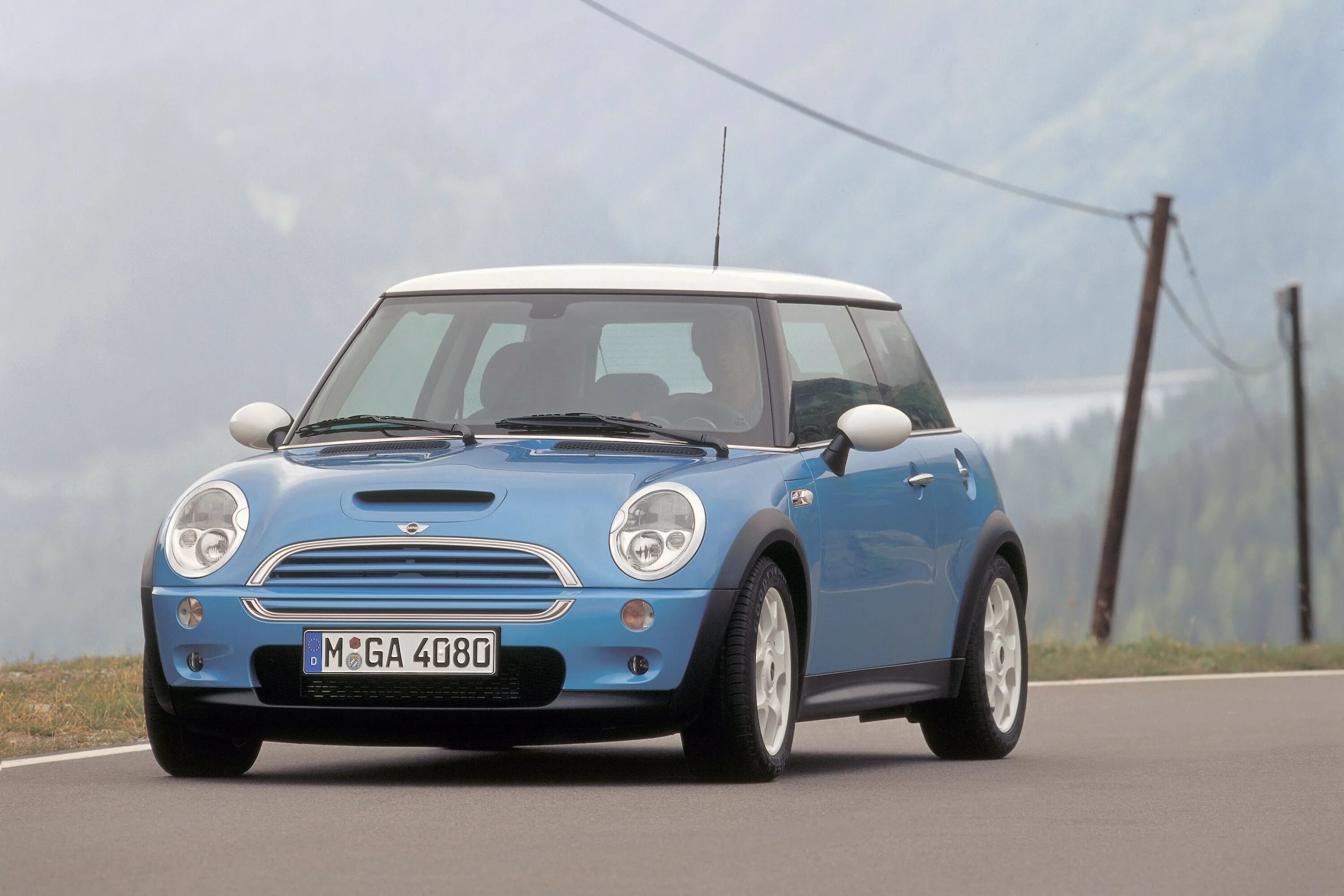 Тверь купить мини. Mini Cooper s 2001. Mini Cooper s r53. Фольксваген мини Купер. Mini Cooper one s r53.