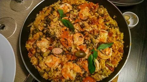 Паэлья с креветками и овощами