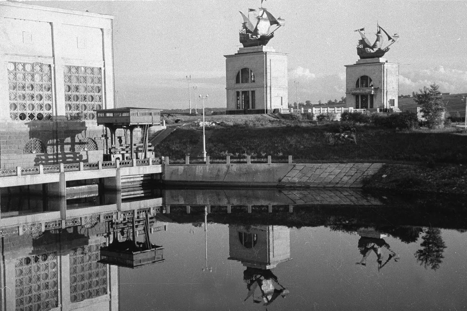 Строительство шлюзов. Канал Москва — Волга (им. Сталина, 1937 г.).. Шлюз канал имени Москвы Волга Волга. Канал Москва Волга 1937. Канал имени Москвы 1937.