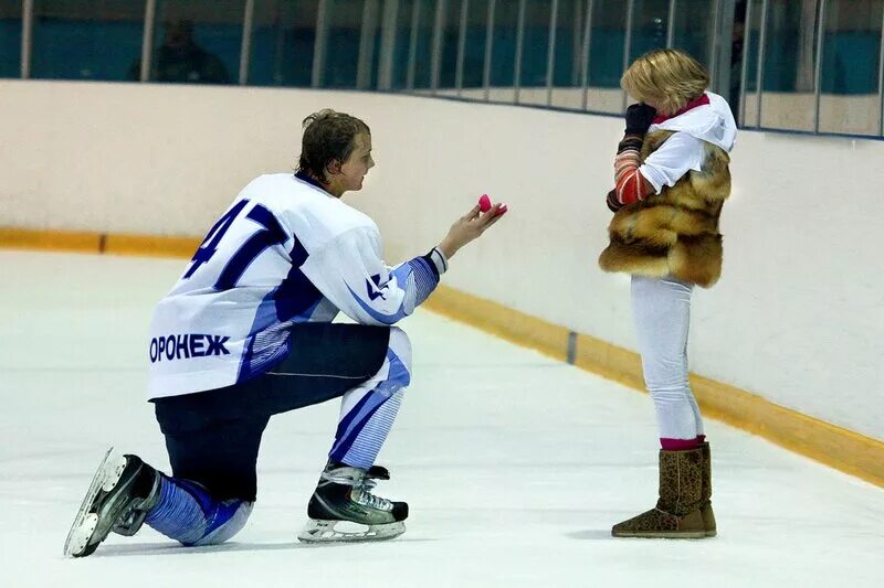 хоккеист предложение