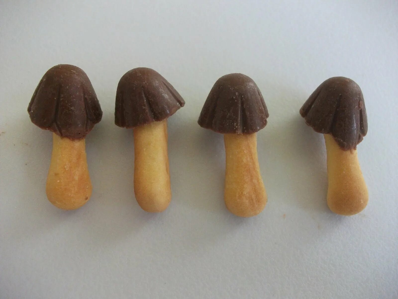 Печенье грибочки Орион. Чоко бой грибочки. Шоколадные грибы Choco boy. Choco boy мальчик гриб. Choco грибочки
