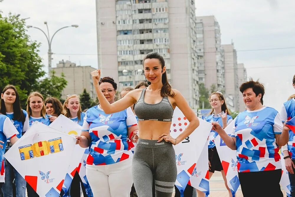 Какое население в ростове на дону. Ростов на дону жители. население ростова-на-дону. население ростова. жители ростова на дону фото.