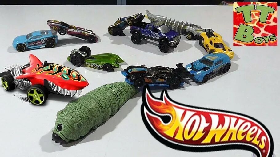 Hot wheels машинки играют. Хот Вилс змея машинка. Хот Вилс машинка гусеница. Хот Вилс мутанты Скорпион. Тим хот Вилс машинки.