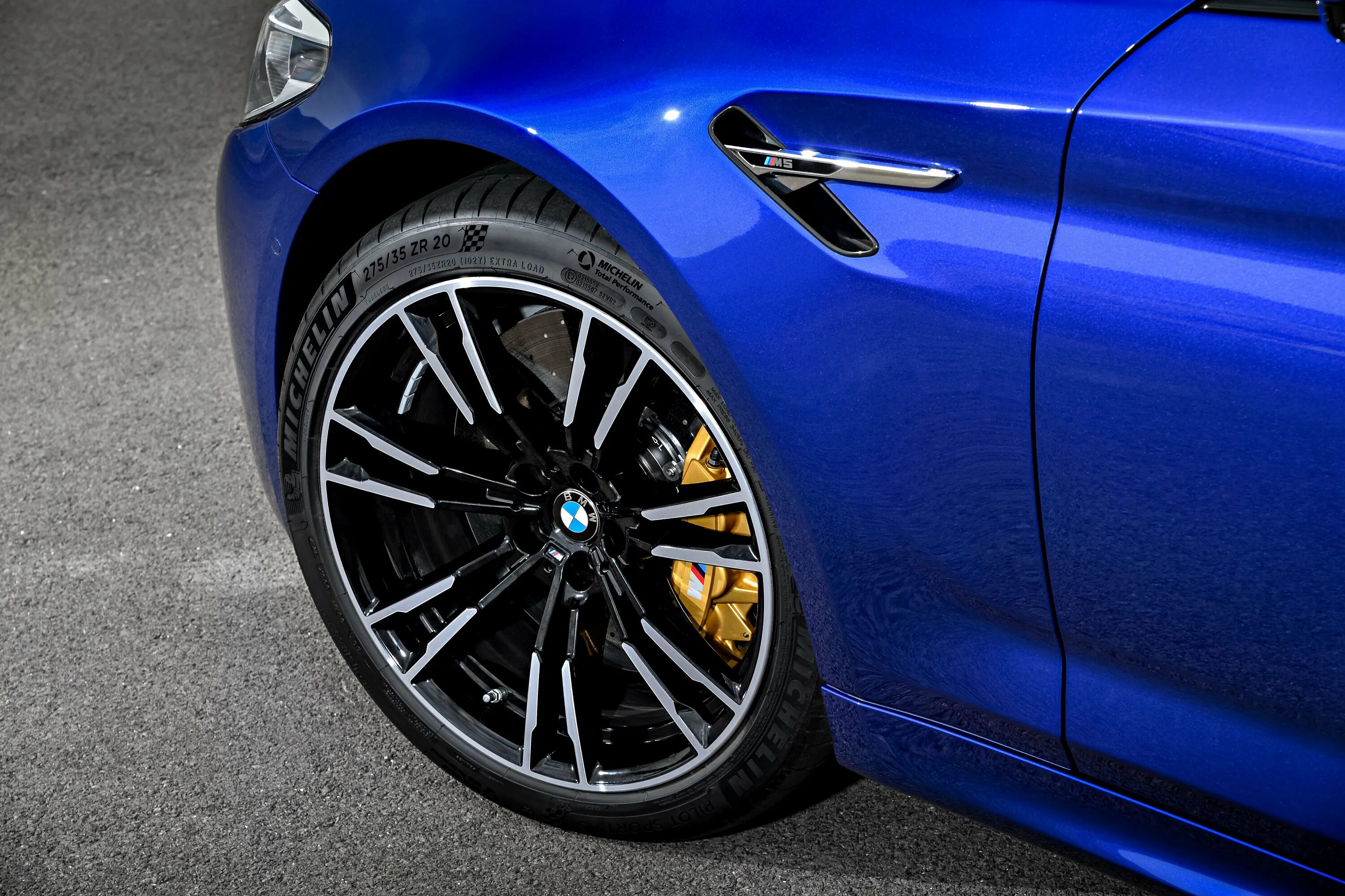 Колеса BMW m5 f90. Диски на БМВ м5 ф90. Диски БМВ m5 f90. Колеса BMW m5 g30. Диски на м5