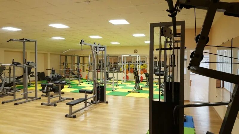 Венец спортзал курск. Курск спортзал академия клыкова. Фитнес клуб академия железногорск курская область. Фитнес клуб академия курск. Академия фитнеса клыкова.
