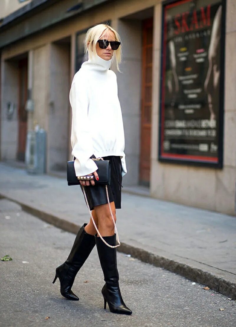 модный образ с белыми сапогами. белая юбка с белыми сапогами. белое платье с сапогами. луки с белыми сапогами. белые ботфорты.