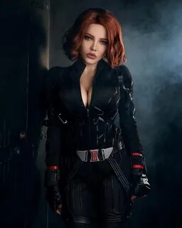 Очаровательная Чёрная вдова (Black Widow) из Marvel - косплей.