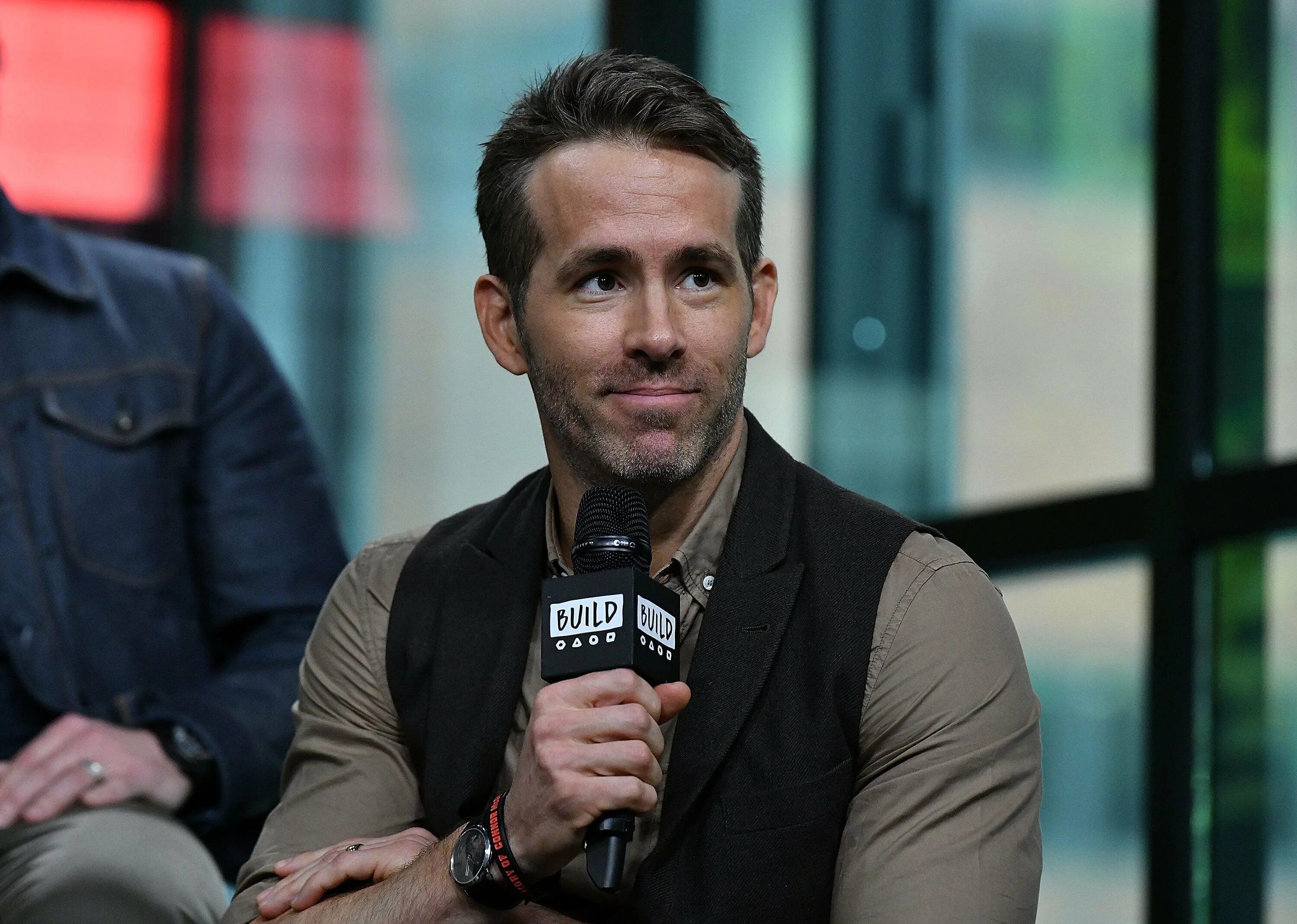 Рейнольдс росомаха 2009. Райан рейнольдс дэдпул. Райан рейнольдс 2022. Райан рейнольдс. Фильмография рейнольдса.