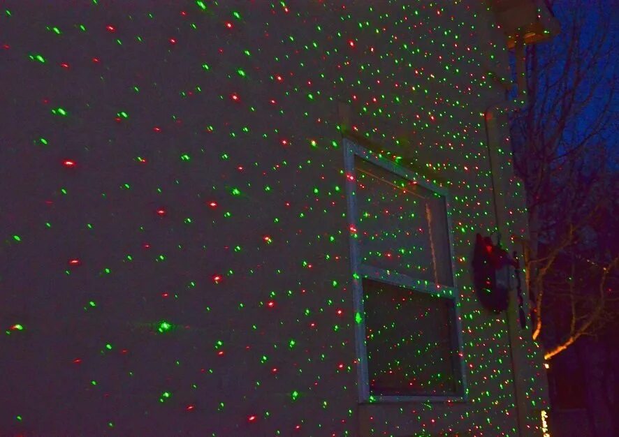 Лазерный проектор звездного неба. Лазерный проектор Stars Shower гифка. Проектор световой уличный Звездный Lazer Light (красный\зеленый). Лазерный проектор Phasmophobia. Лазерный проектор ночного неба.