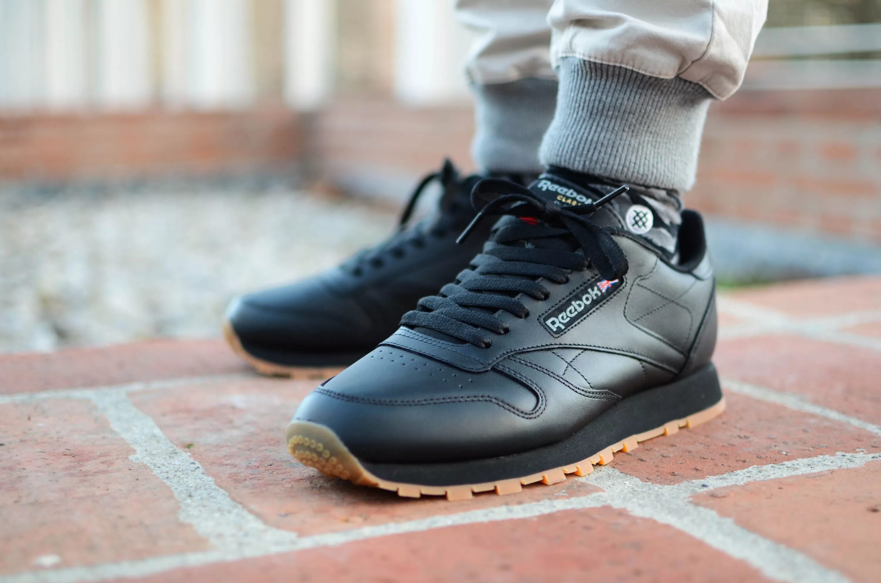 Reebok черные мужские. Reebok Classic Black. Reebok Classic Leather. Reebok Classic Leather Black. Reebok Classic Black Gum.