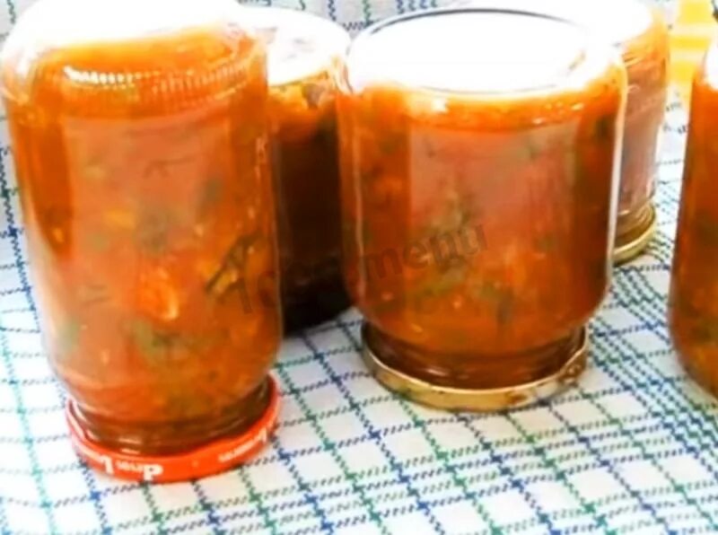 Рецепты из стручковой фасоли на зиму. Салаты на зиму из стручковой фасоли. салат из спаржевой фасоли на зиму.