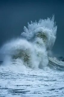 Wave crashed