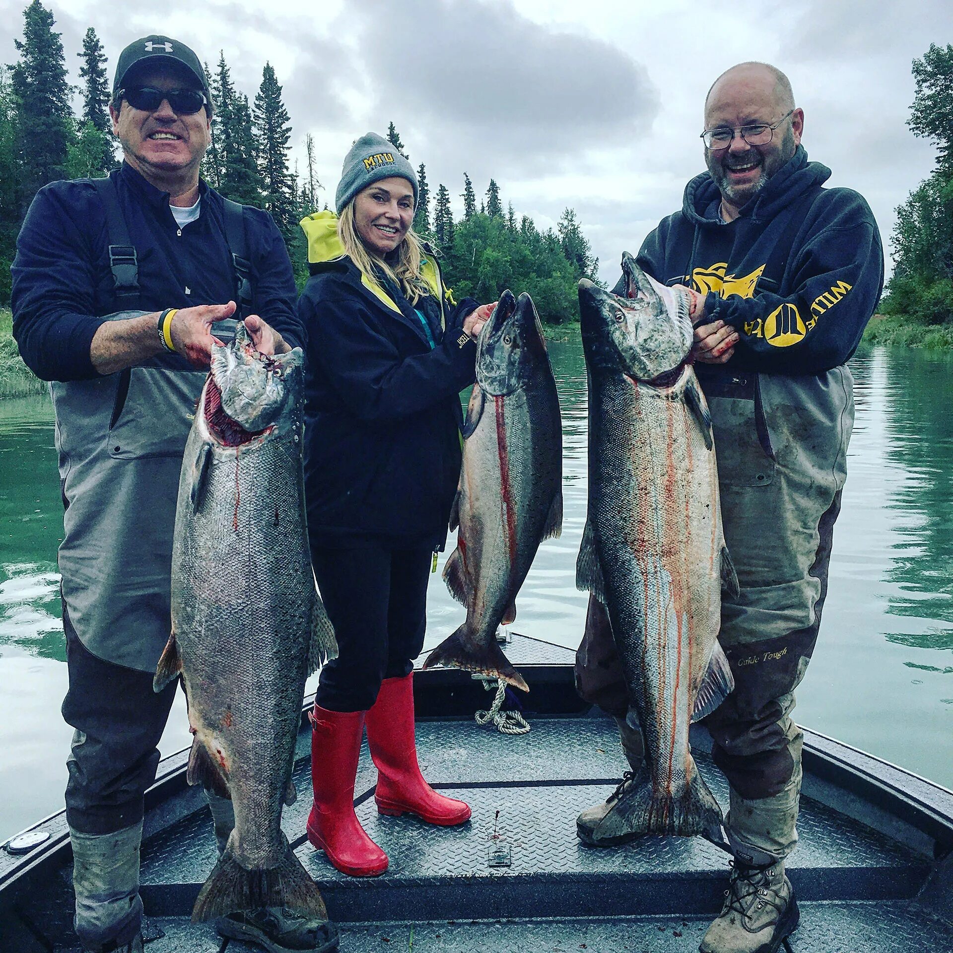 Trout King команда. King Salmon. Salmon River. Tin of Alaskan King Salmon. Аляска 2020