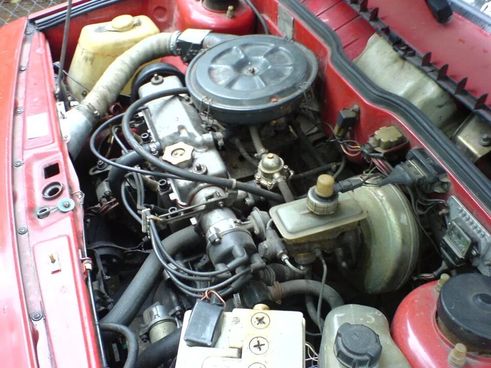 Автомобиль двигатель карбюратор. Двигатель карбюратоныйваз2108. Двигатель ВАЗ 2108 карбюратор 1.5. ВАЗ 2108 двигатель 1.5. ВАЗ 2108 двигатель 1.6.