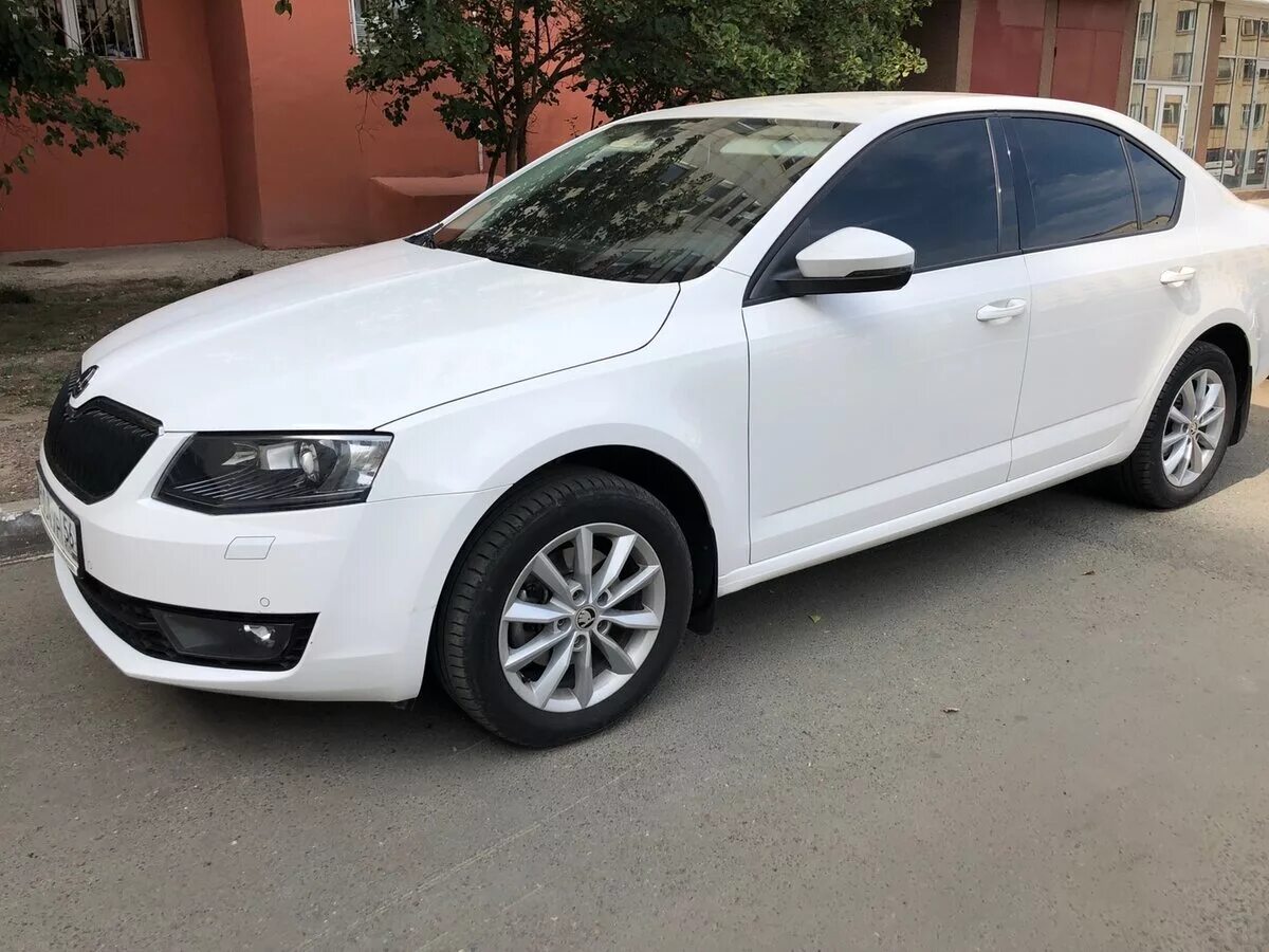 Купить октавию 2014. Skoda Octavia 2014. Школа актавия 2014 бедая. Школа актавия 2014 белая.