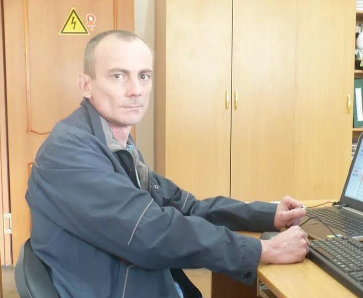 ведущий инженер электроник