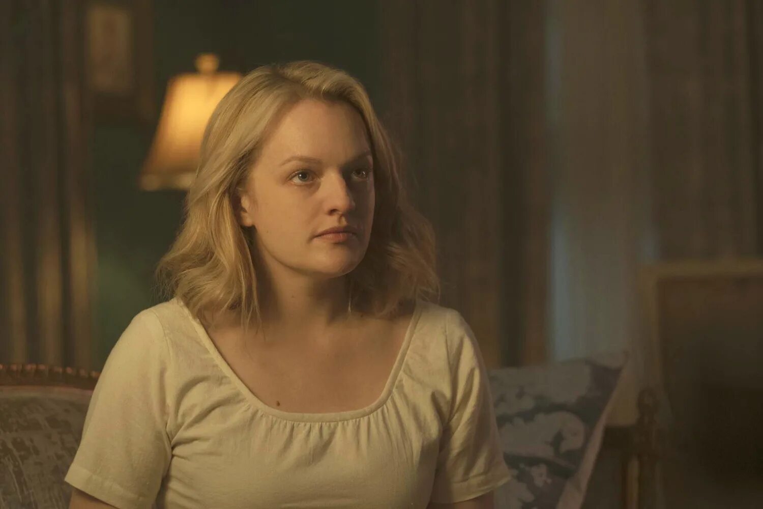 рассказ служанки актриса. The handmaids tale season 2. элизабет мосс рассказ служанки. элизабет мосс рассказ служанки. рассказ служанки актриса.