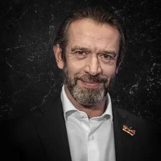 Сколько лет машкову