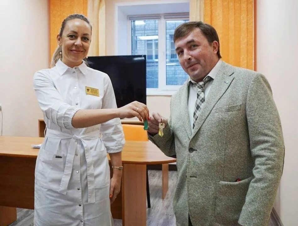 Жигалов главный врач. Главный врач абакана. Главный врач абаканской городской. Главный врач алтайской больницы хакасия. Гбуз рх кссмп абакан.