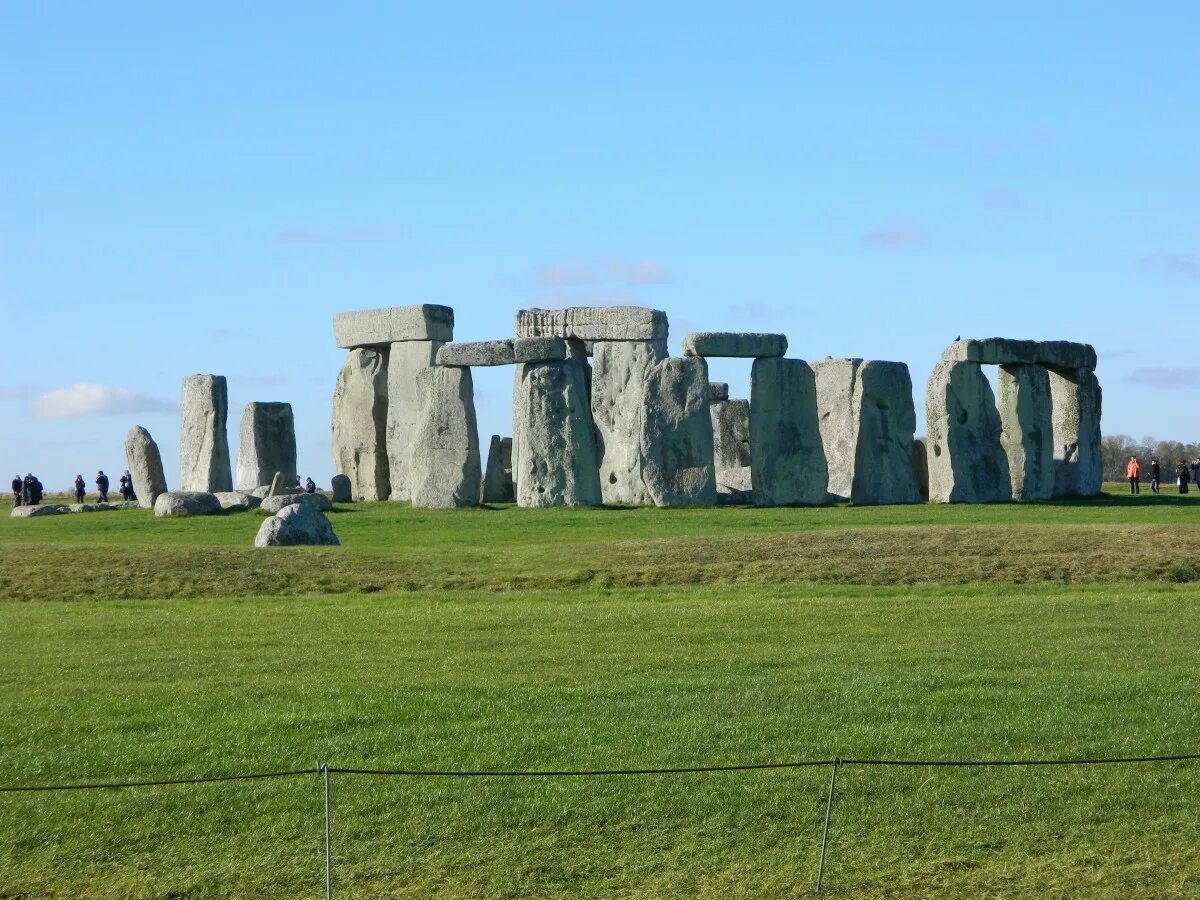 Monument stone. Стоунхендж мегалиты Великобритании. Архитектура Стоунхендж. Трилит Стоунхендж. Архитектура Англии Стоунхендж.