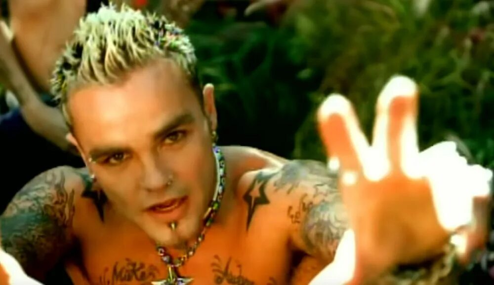 Фото crazy town - butterfly. Группа crazy town. Песня butterfly crazy town. Crazy town 2022. Crazy town butterfly год выпуска.