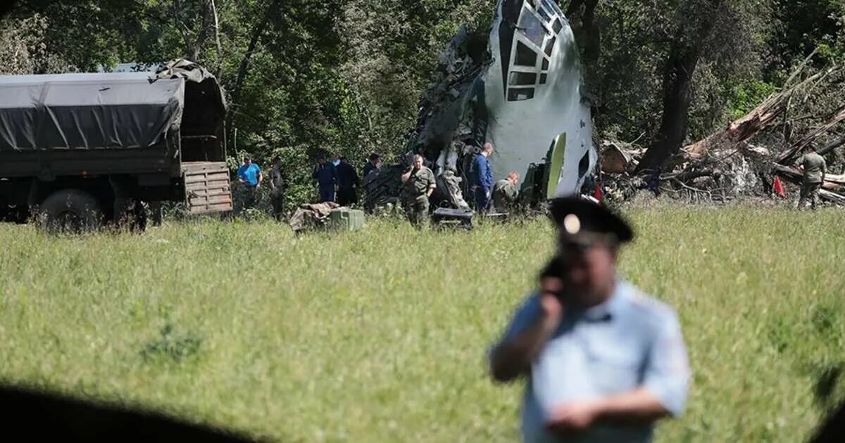 Список экипажа ил 76 разбившегося в иваново. Похороны экипажа ил 76 в Оренбурге.