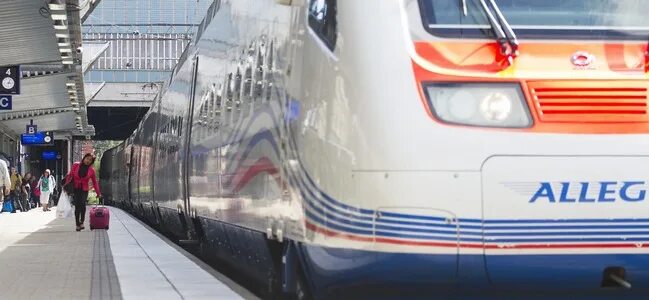 Поезд аллегро спереди. Рождение аллегро. Рождение аллегро. Скоростной электропоезд sm6-allegro. Поезд аллегро модель.