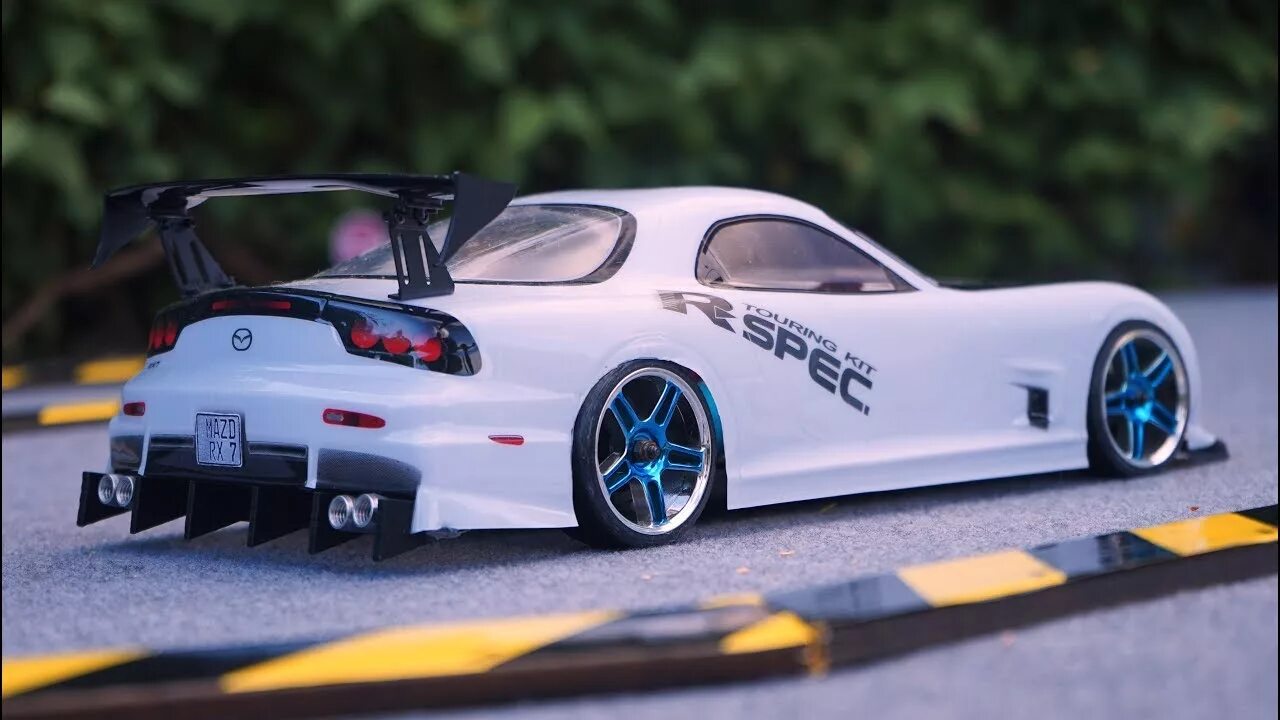 Управление машины дрифт. RC Drift car Mazda rx7. Mazda RX 7 RC. Mazda RX 7 Drift. Радиоуправляемая машина для дрифта Mazda rx7.