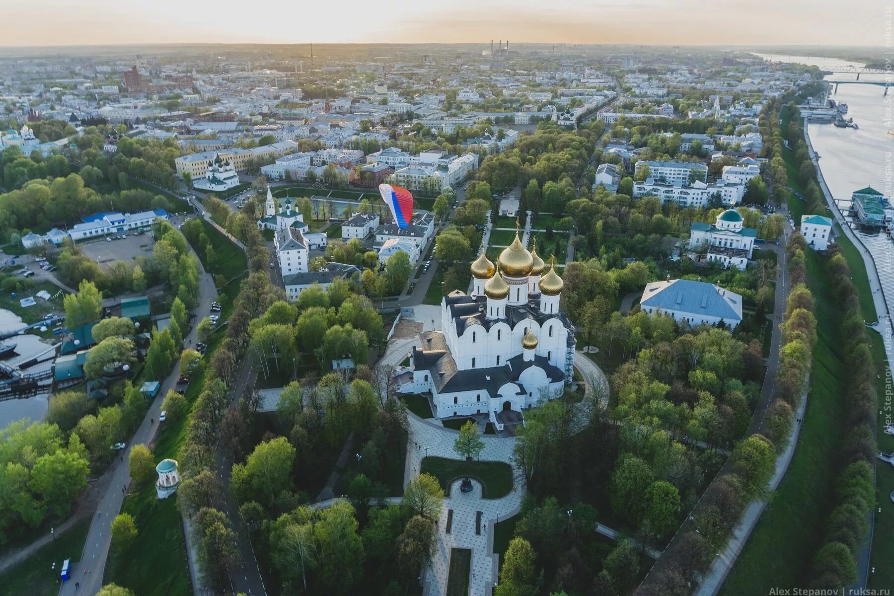 Исторический центр Ярославля ЮНЕСКО. Ярославль наследие ЮНЕСКО. Ярославль исторический центр города Ярославль. Ярославль центр города ЮНЕСКО.