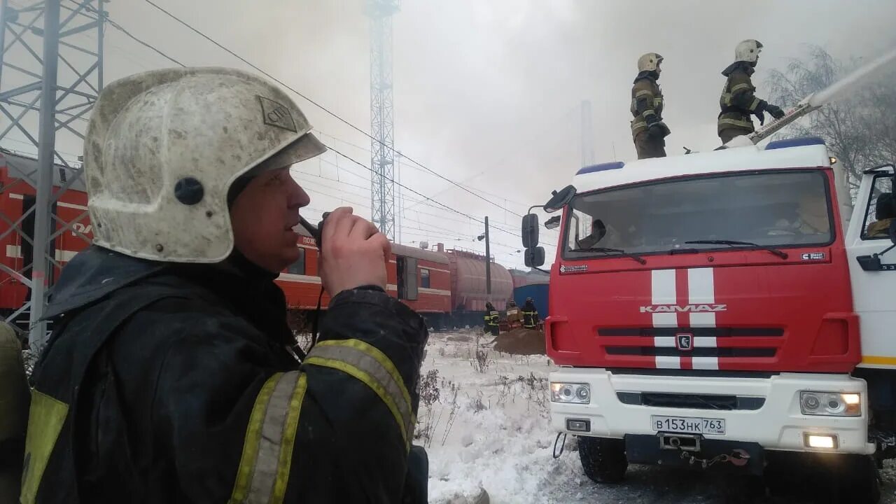 Самара что горит сейчас. Самара пожар на гпз 9. самарские пожарные. пожар на рынке в самаре. пожарный поезд самара.
