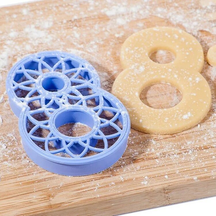 Вырубка 8. Восьмерка формочка для пряника. Пряник цифра 8. Вырубки для теста. Вырубка 8.