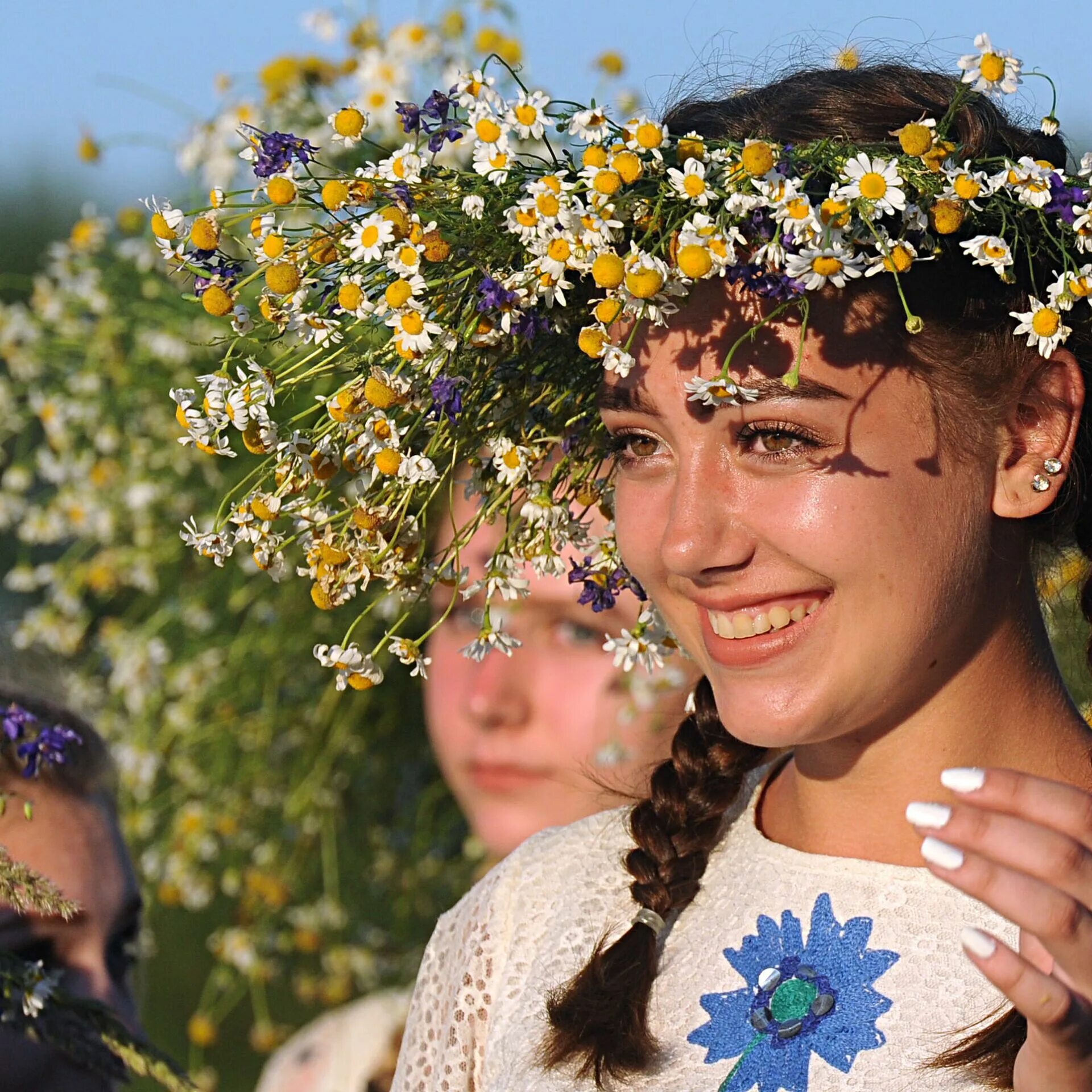 Венки на купалу. Славянские девушки. Брови купало. Купала праздник оформление. Фотосессия ивана купала.