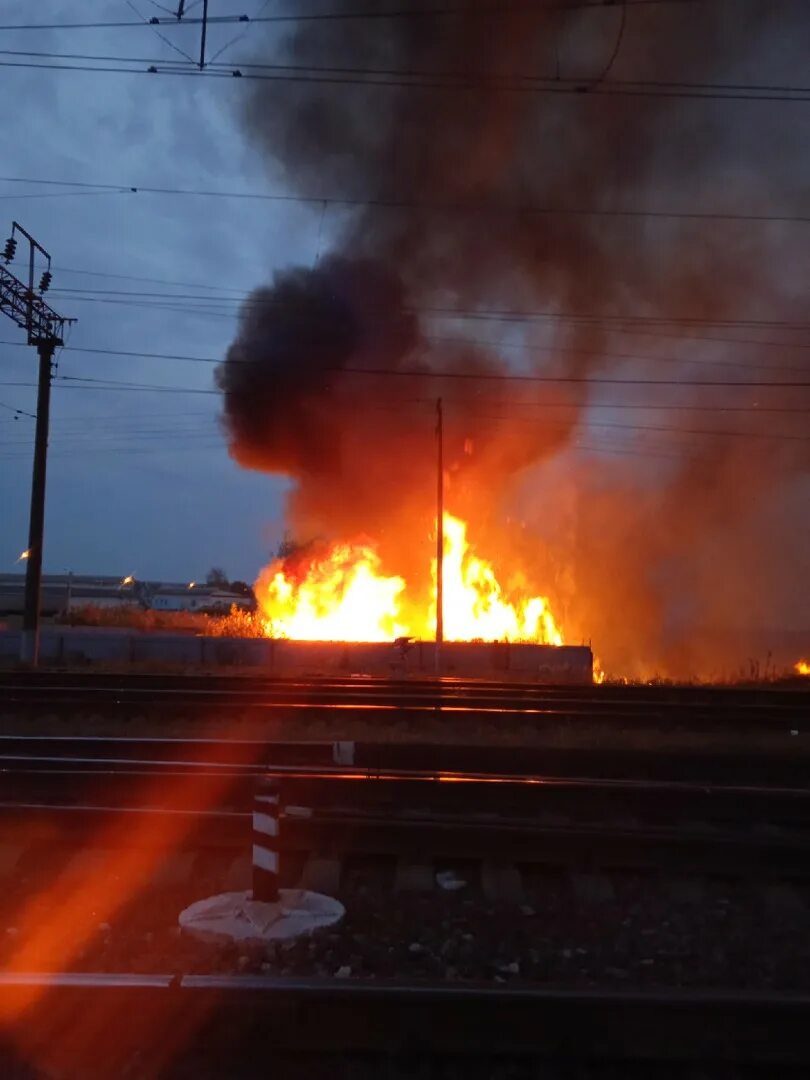 ЧП Валуйки Белгородская область. Валуйки Белгородская область пожар. Пожар в Валуйках 29.03.2022. Пожар.