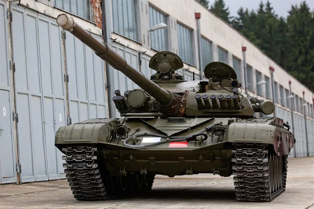 Экипаж танк 72. Танк т72. Т-72м1. Танк t72-m1. Танк т-72м1.