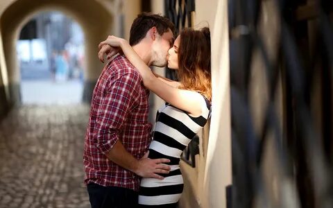 romantic hot kissing couple photos download free Couples Lips, Kissing Coup...