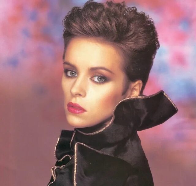 Sheena easton. Sheena easton. Sheena easton шина истон. Sheena easton who. Стрижки женские.