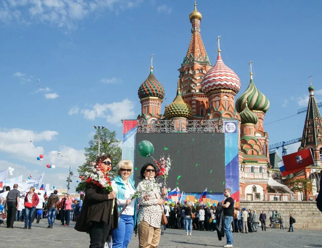 Какие гулянья в москве. Красная площадь праздник. Праздник на красной площади в Москве. Праздничная Москва. Праздничная красная площадь.