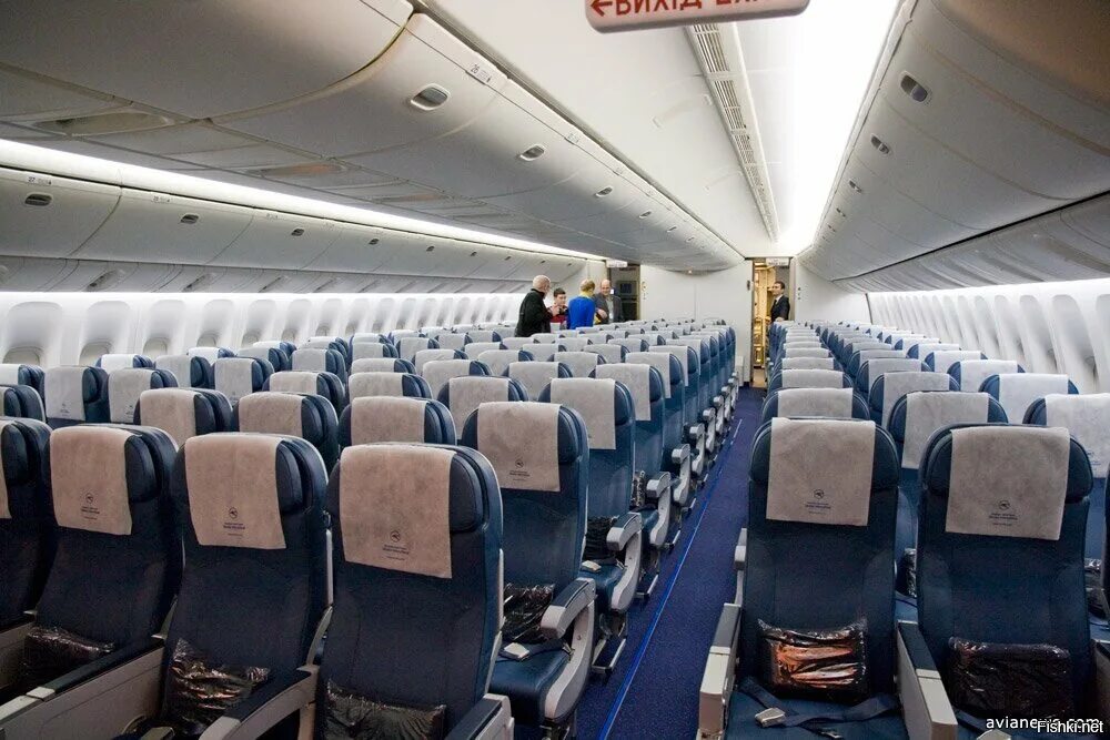 American Airlines just upgraded 18 domestic routes with wide-body jets - The Poi